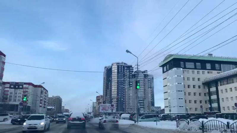 В Сургуте на улице Киртбая работают пять светофоров - водители негодуют
