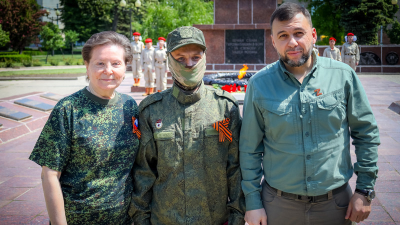 Наталья Комарова поздравила югорчан с Днем Победы вместе с главой ДНР