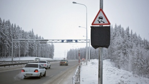 На объездной в Ханты-Мансийске столкнулись 6 машин. Есть погибшие и пострадавшие